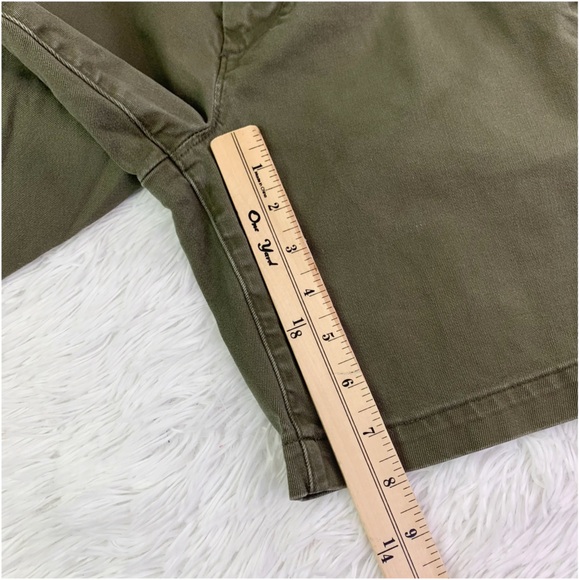 American Eagle Men's Olive Green chino Shorts - Picture 5 of 11